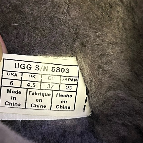 UGG Bailey Button II Boots in Grey Women’s Size 6 - Picture 7 of 8